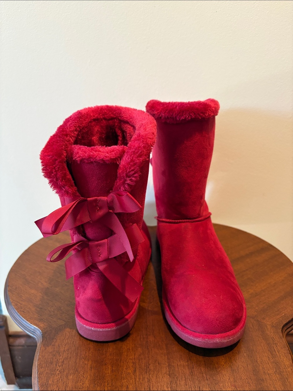 Hot tomato boots Cozy Women's Red Faux-Suede Bow Accent Winter Boots